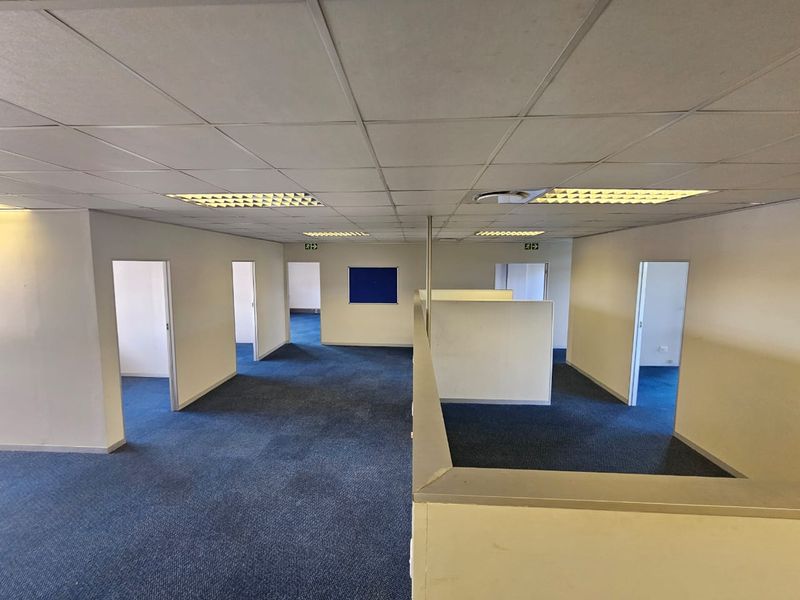 TO LET – Neat, Spacious Office Space ±271 m2| Waterkloofrand Office Park | Private Second-Floor Suit - Photo 7