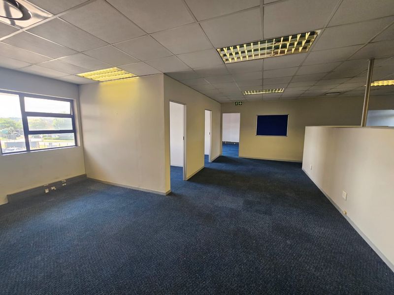 TO LET – Neat, Spacious Office Space ±271 m2| Waterkloofrand Office Park | Private Second-Floor Suit - Photo 6