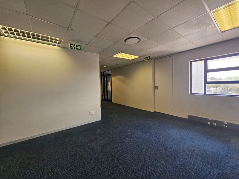 TO LET – Neat, Spacious Office Space ±271 m2| Waterkloofrand Office Park | Private Second-Floor Suit - Photo 10