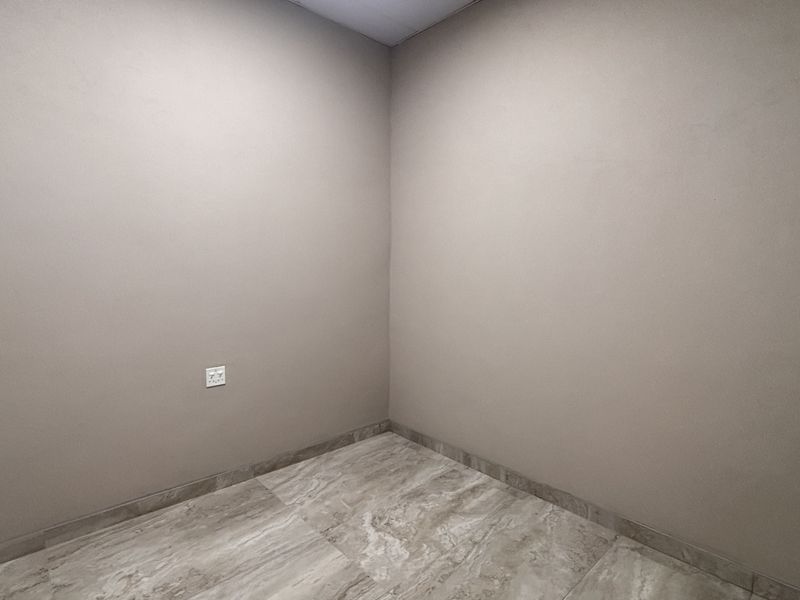 20 sqm Office to Rent in Jacaranda Centre, Hilton - Photo 10