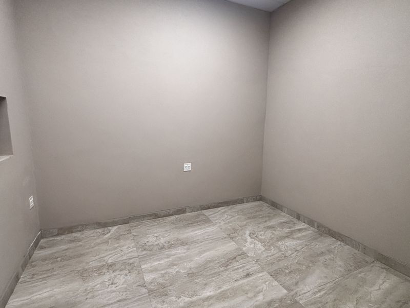 20 sqm Office to Rent in Jacaranda Centre, Hilton - Photo 7