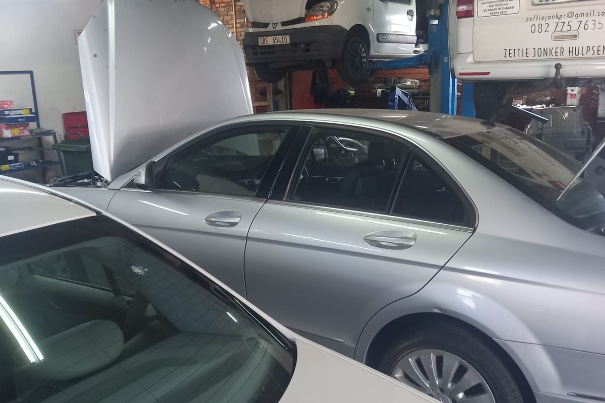 Well-established mechanical workshop for sale in the heart of Hartenbos – a rare opportunity - Photo 3