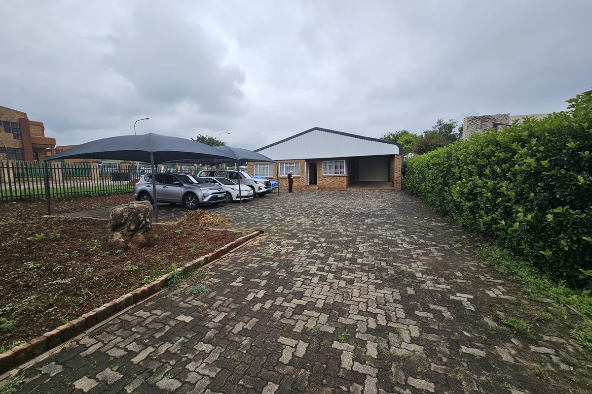 TO LET - MINI WAREHOUSE CENTURION - Photo 2