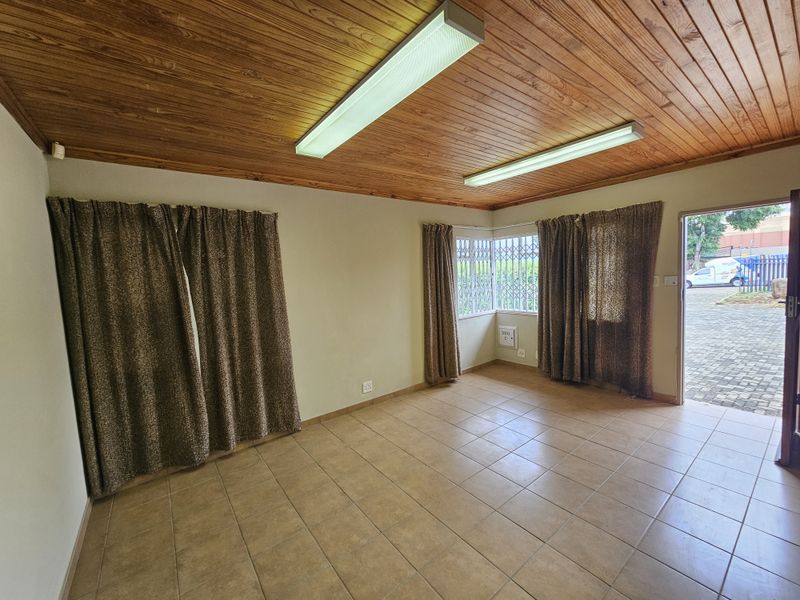 TO LET - MINI WAREHOUSE CENTURION - Photo 6
