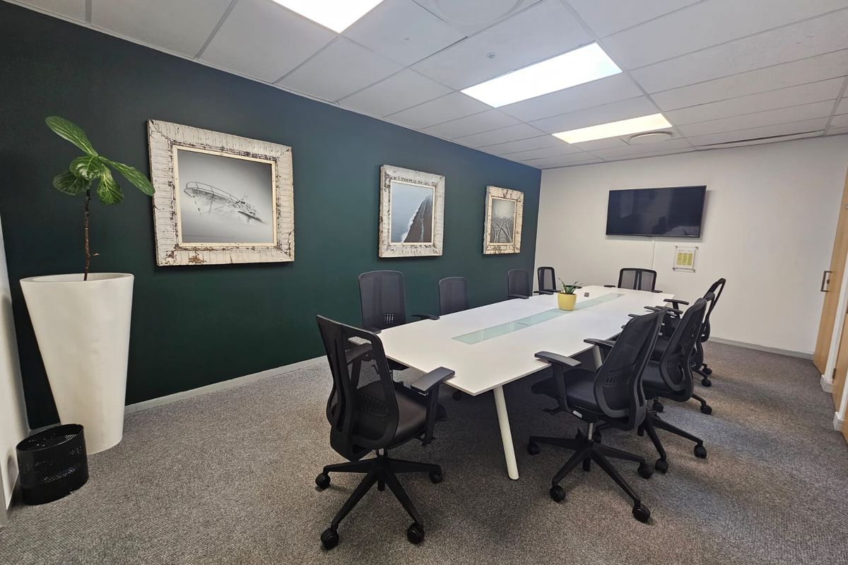 TO LET | Fully Serviced & Furnished Office Suite – 22m2 | Menlyn Maine - Photo 5