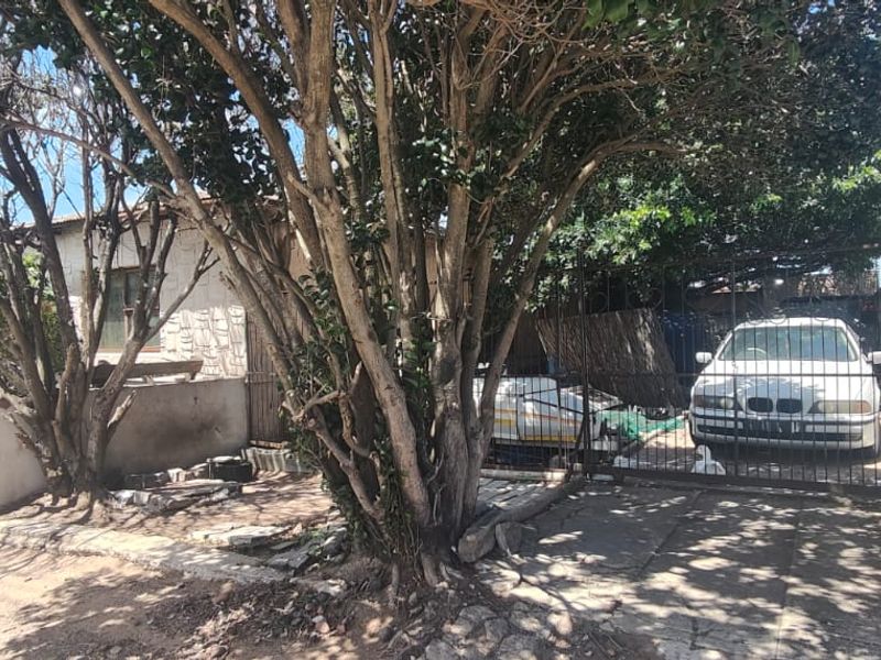 Prime industrial yard for sale in Sidwell, Gqeberha. Perfect for your business expansion needs!! - Photo 7