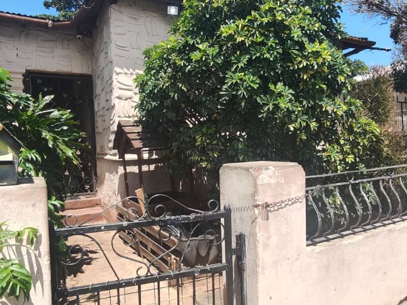 Prime industrial yard for sale in Sidwell, Gqeberha. Perfect for your business expansion needs!! - Photo 6