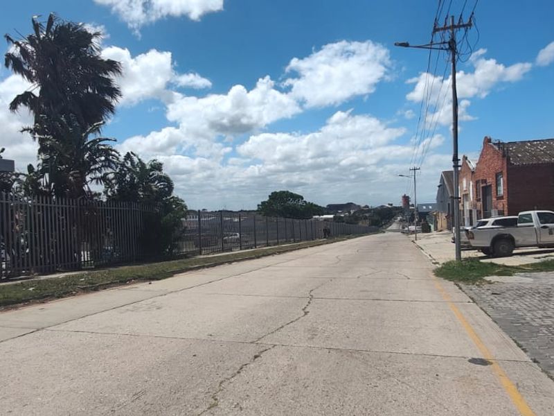 Prime industrial yard for sale in Sidwell, Gqeberha. Perfect for your business expansion needs!! - Photo 4