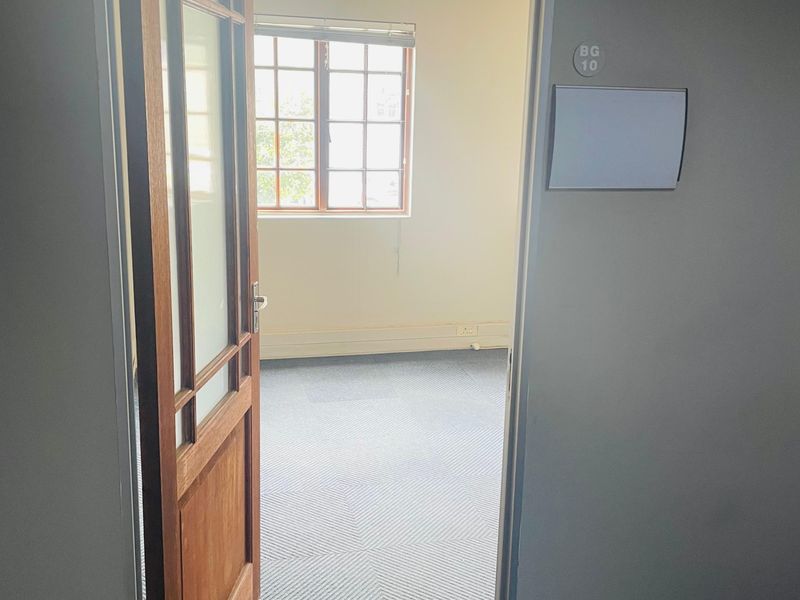 A professional and efficient Office BG10 (23 sqm GLA) - Photo 2