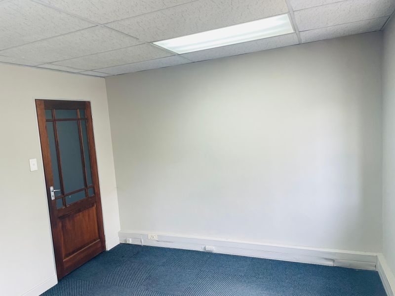 A professional and efficient Office BG10 (23 sqm GLA) - Photo 9