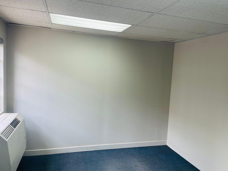 A professional and efficient Office BG10 (23 sqm GLA) - Photo 8