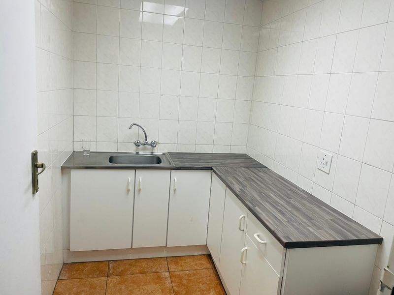 A professional and efficient Office BG10 (23 sqm GLA) - Photo 6