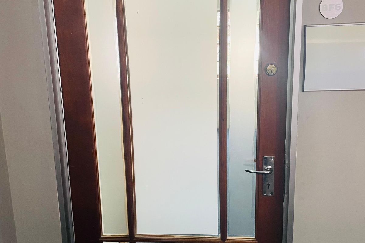 Office BF6 (27 sqm GLA), could be leased together with adjoining BF5 office (28 sqm) - Photo 3