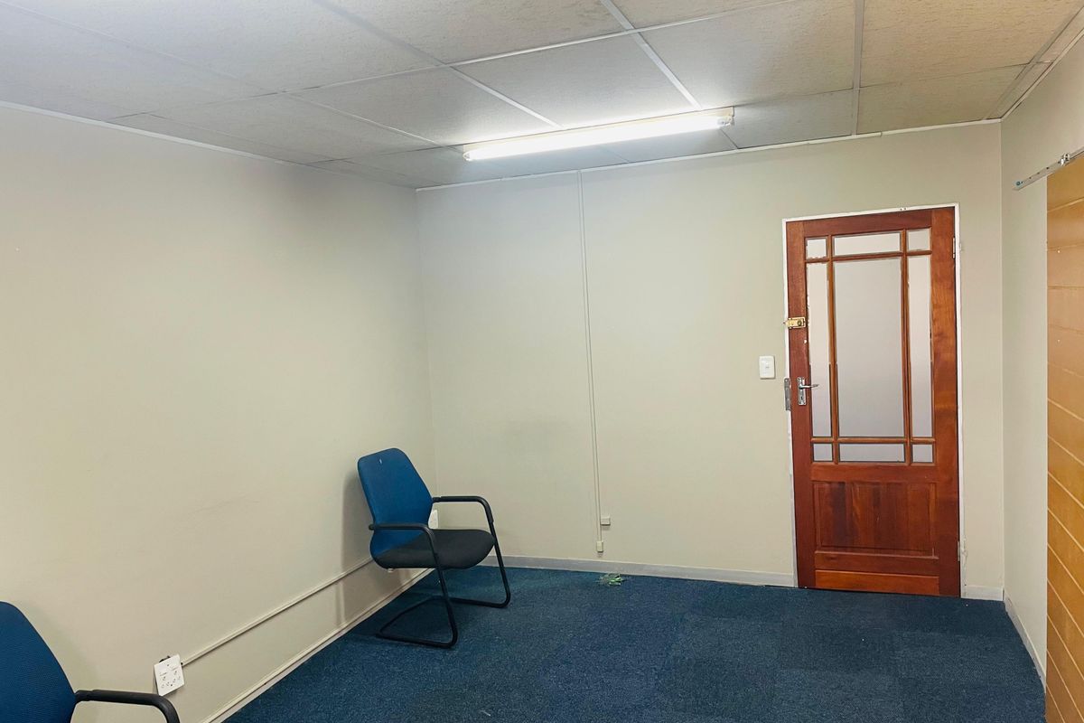 Office BF6 (27 sqm GLA), could be leased together with adjoining BF5 office (28 sqm) - Photo 5