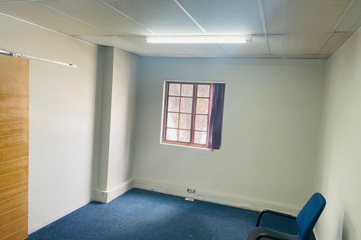 Office BF6 (27 sqm GLA), could be leased together with adjoining BF5 office (28 sqm) - Photo 4