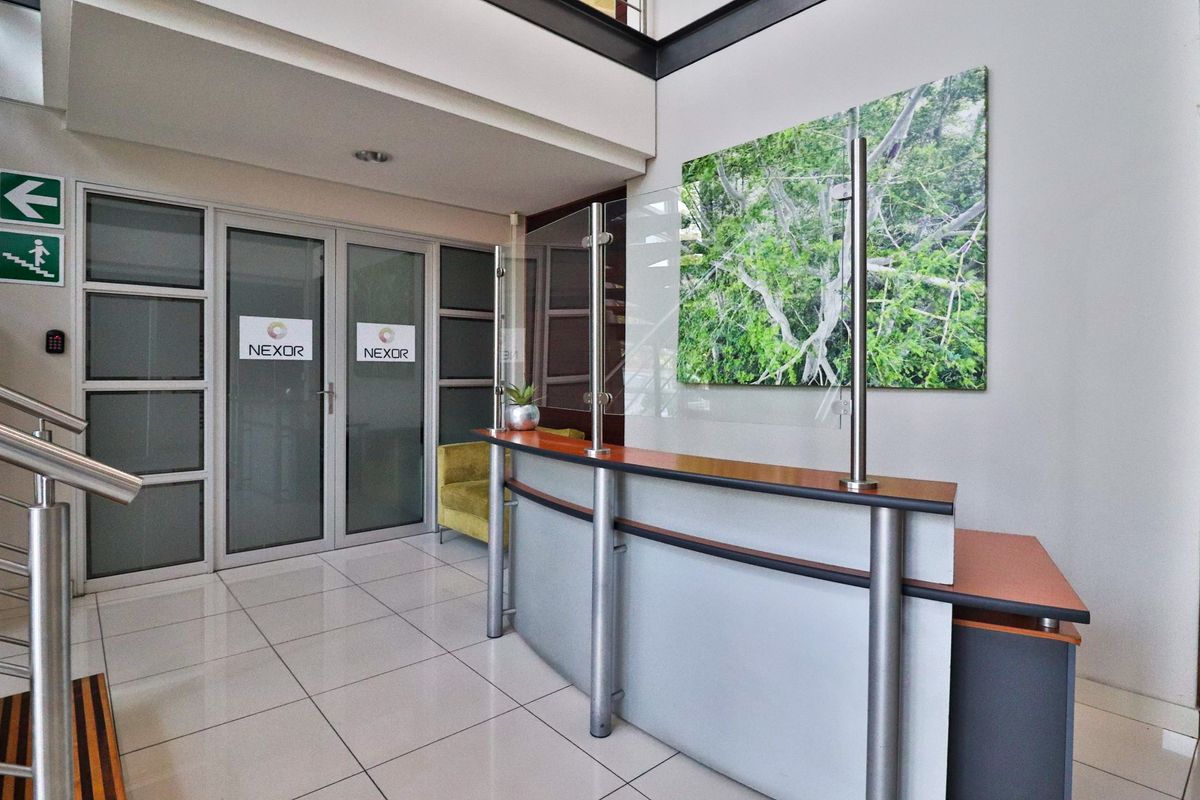 Well-Maintained Office Park with Two Rental Spaces Available  - 391 and 245m2 - Photo 3