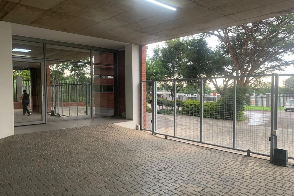 Prime Upmarket AAA Grade Office Space, Now available! - Photo 2