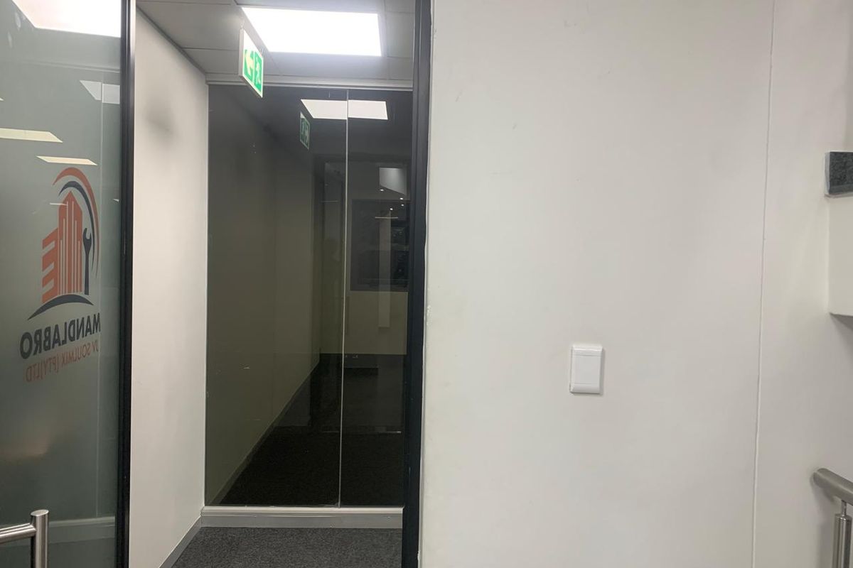 Prime Upmarket AAA Grade Office Space, Now available! - Photo 5
