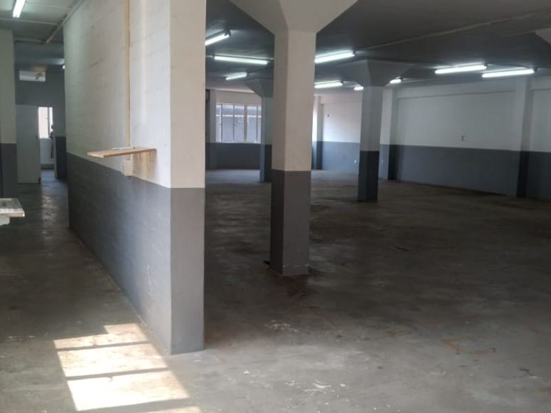 Warehouse with goods lift suitable for CMT Industry or Small Manufactures - Photo 5