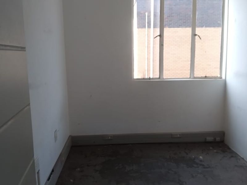 Warehouse with goods lift suitable for CMT Industry or Small Manufactures - Photo 7