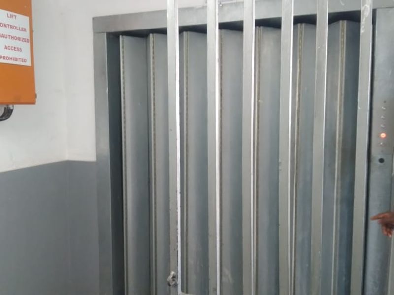 Warehouse or small manufacturing workshop with Goods lift - Photo 6