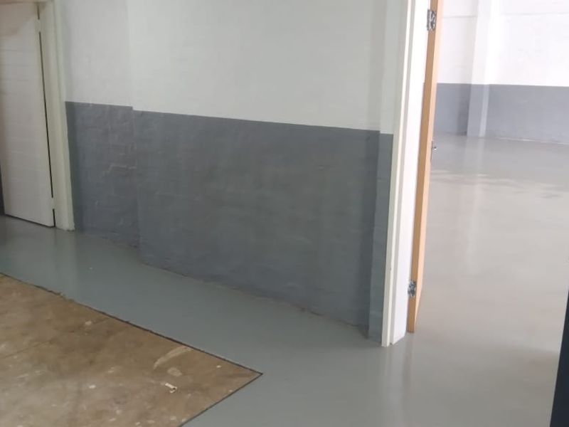 Warehouse or small manufacturing workshop with Goods lift - Photo 4