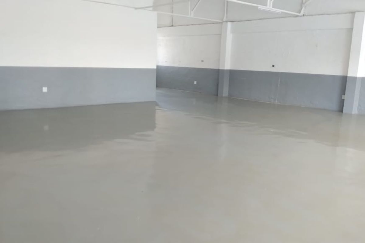 Warehouse or small manufacturing workshop with Goods lift - Photo 3