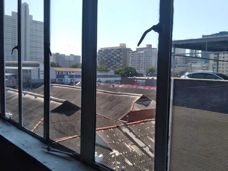 Warehouse or small manufacturing workshop with Goods lift - Photo 5