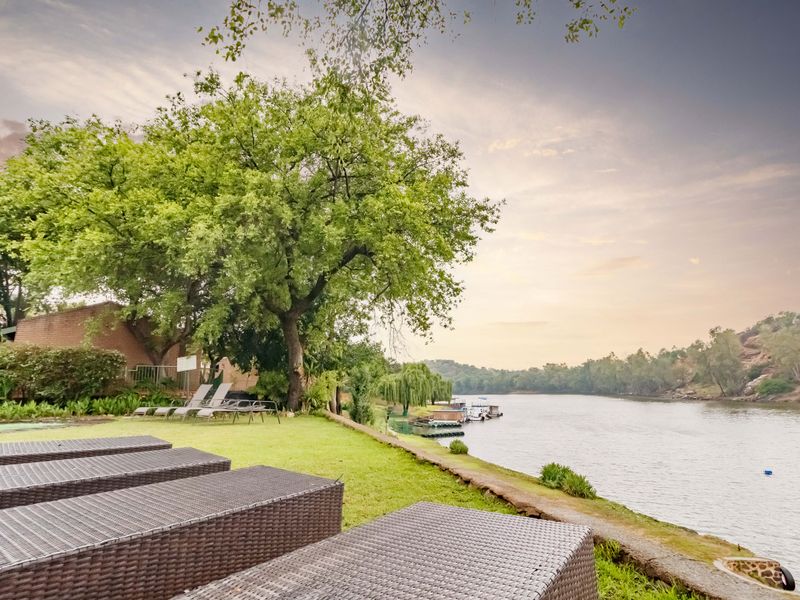 Starting to bid from R3 999 999!!! Live Online Auction! Non-Distressed Auction - Photo 7