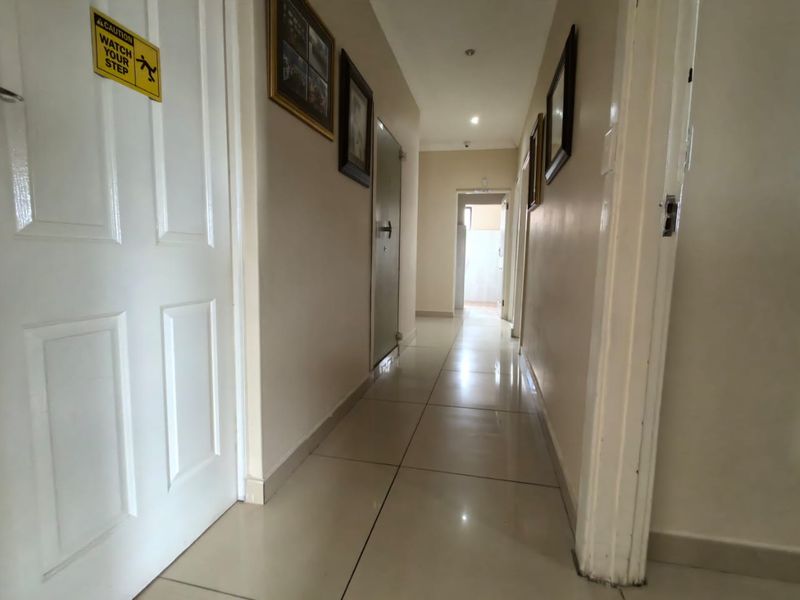 Commercial Property for Sale – Vincent, East London - Photo 4