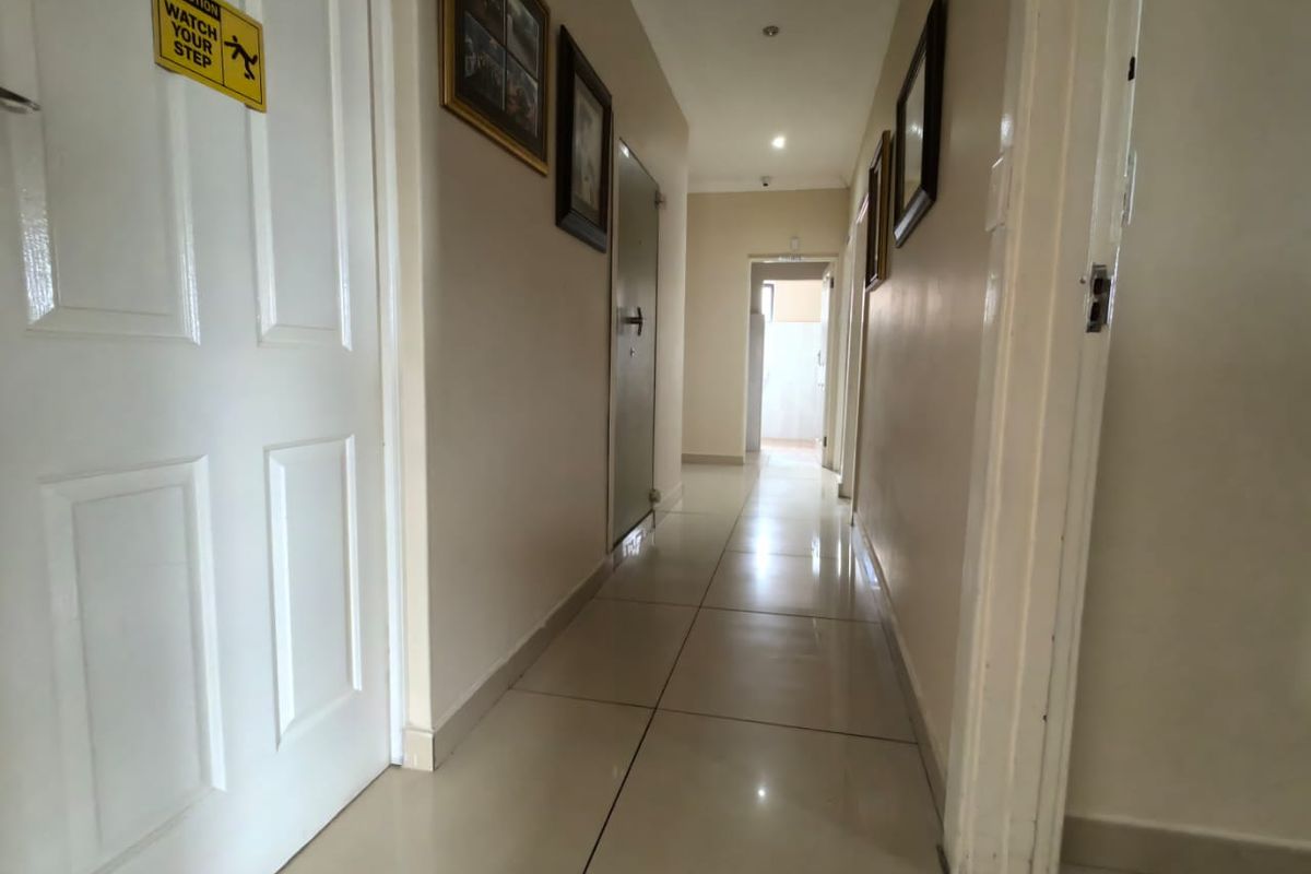 Commercial Property for Sale – Vincent, East London - Photo 4