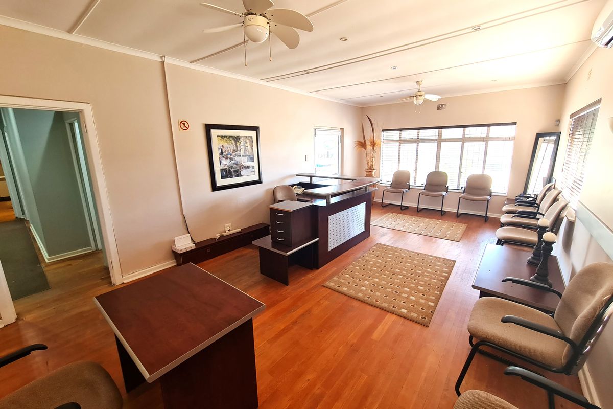 Commercial Property on Large Stand in the CBD of Jeffreys Bay - Photo 3