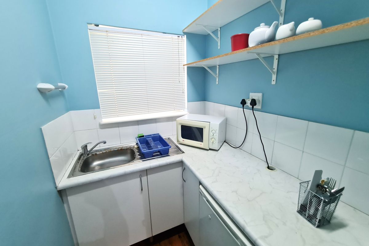 Commercial Property on Large Stand in the CBD of Jeffreys Bay - Photo 5