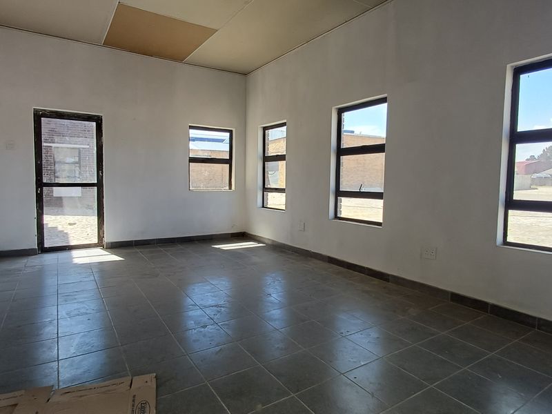 Industrial Property To Let in Meyerton - Photo 8