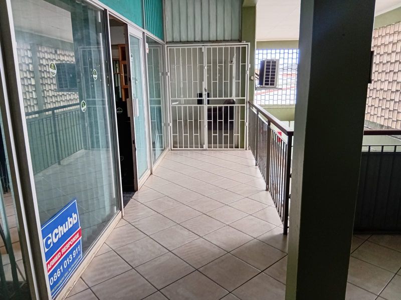 Neat and well-maintained commercial property for sale! - Photo 10