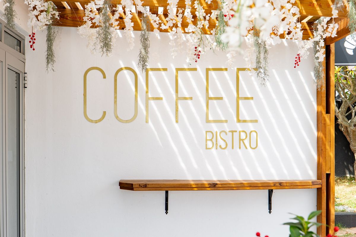 Miskey's - Thriving Double Business Property - Photo 4