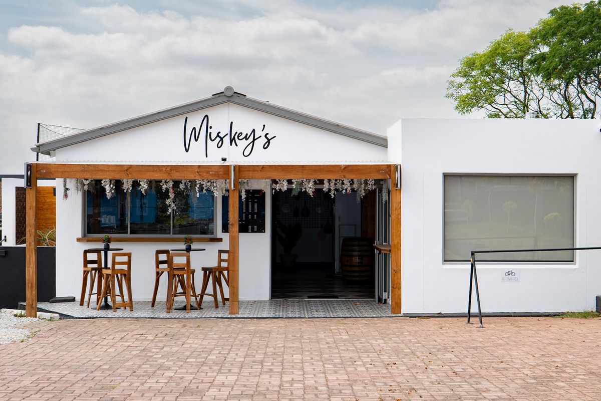 Miskey's - Thriving Double Business Property - Photo 3