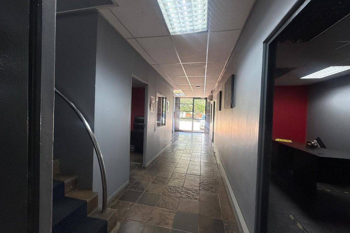 Premium Industrial Facility To Let or For Sale in Riverhorse Business Estate, Riverhorse Valley - Photo 5