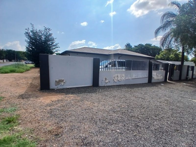 Sleek and Strategic. For Sale. - Photo 6