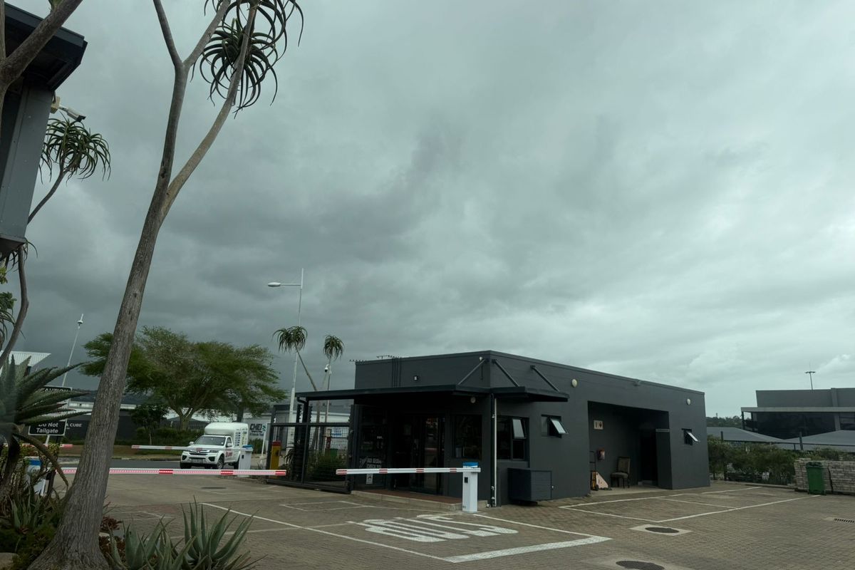 Light Industrial Unit To Let or For Sale in Micro Park, Cornubia - Photo 2