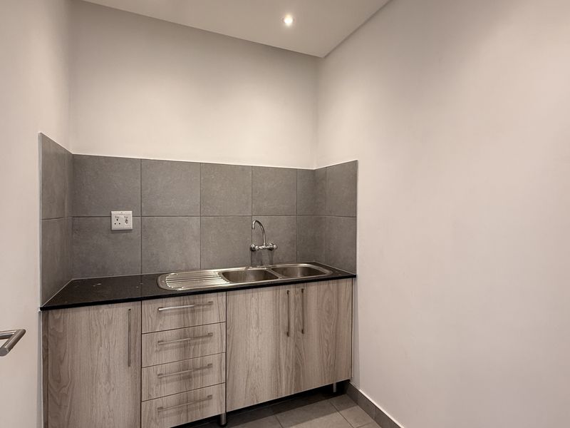 WAREHOUSE TO LET IN CENTURION - Photo 7