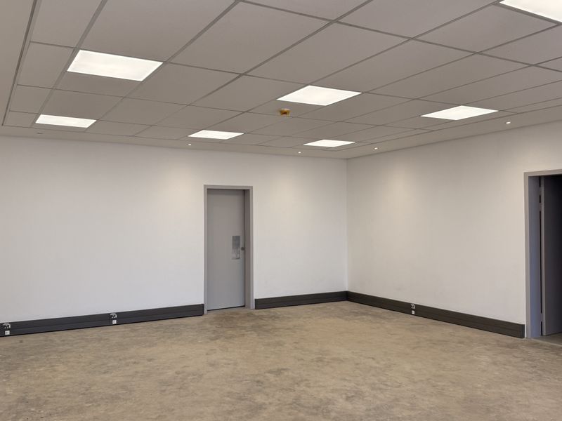 WAREHOUSE TO LET IN CENTURION - Photo 5