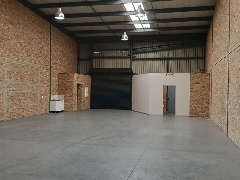 Warehouse to let - Photo 6