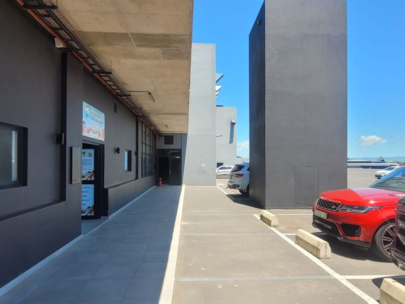 Office or Retail Space in Odyssey Mall - Photo 7