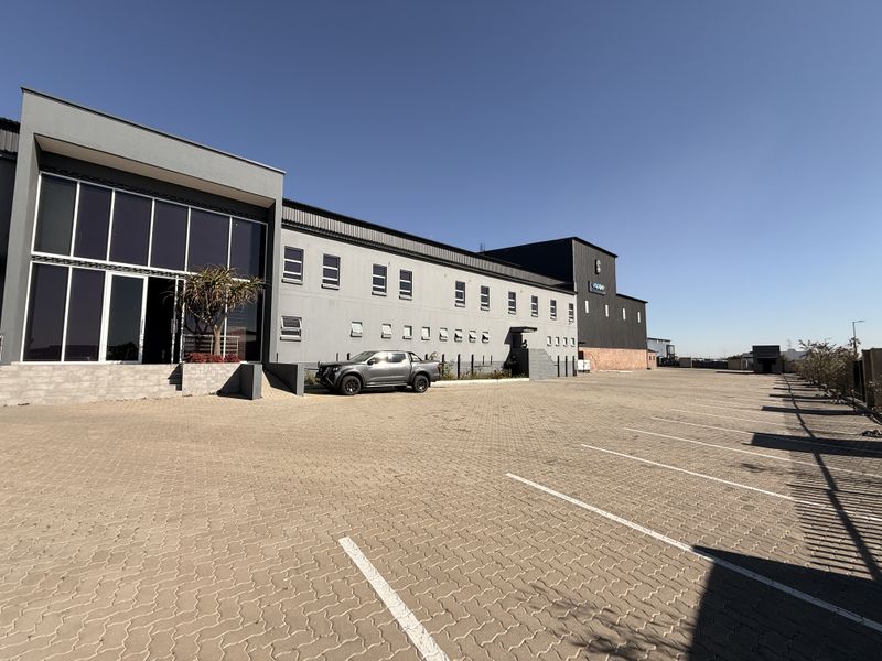 WAREHOUSE TO LET IN CENTURION - Photo 4