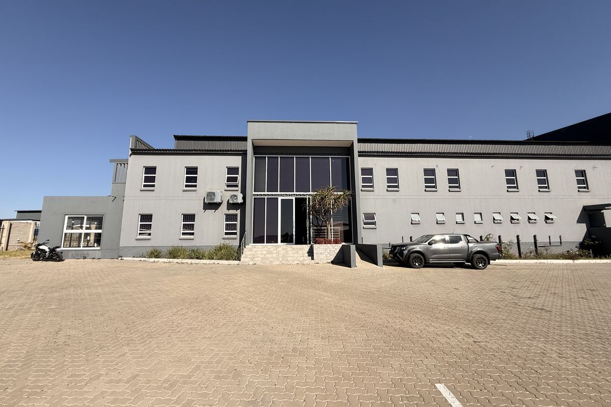 WAREHOUSE TO LET IN CENTURION - Photo 3