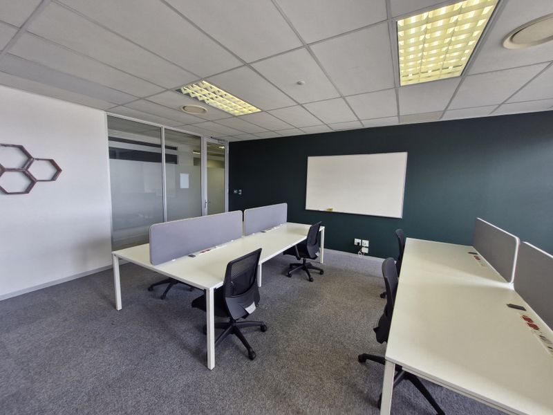 Beautiful serviced offices in die Hoewes - Photo 7