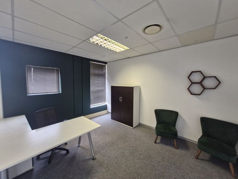Beautiful serviced offices in die Hoewes - Photo 6