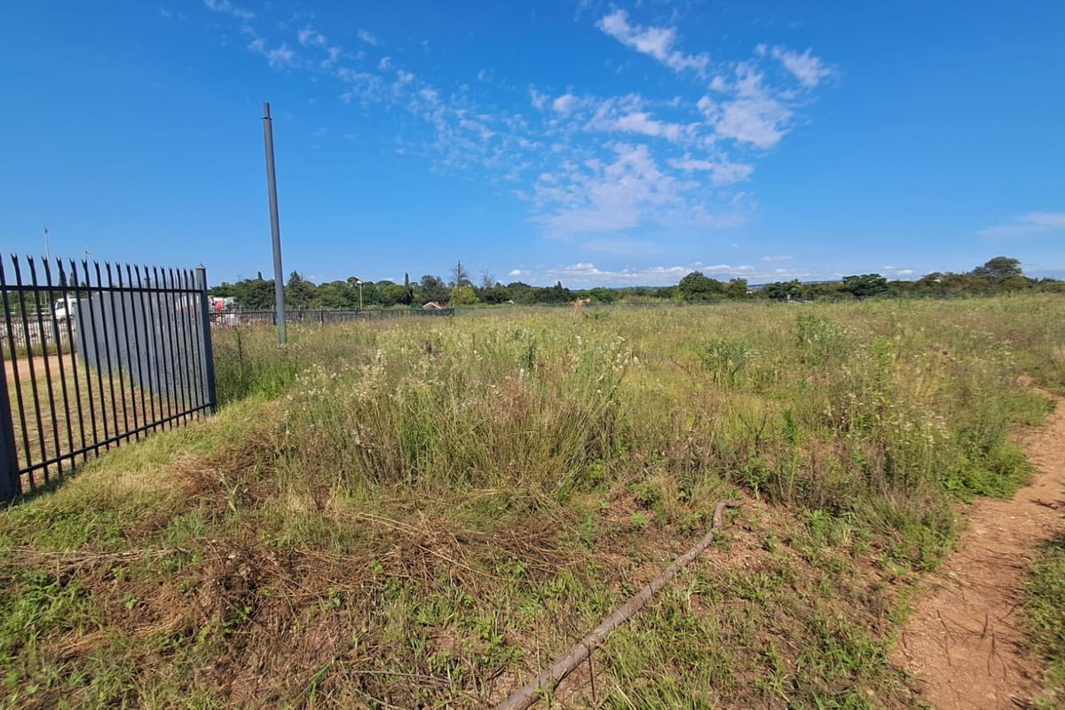 8651m2 Industrial land for Sale in Clayville - Photo 5