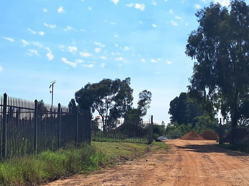 8651m2 Industrial land for Sale in Clayville - Photo 7